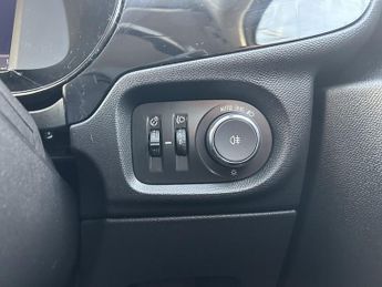 VAUXHALL Corsa Electric 50kWh SE Nav Hatchback 5dr Electric Auto (7.4Kw Charger) (136 ps