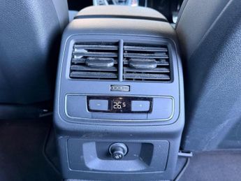 AUDI A4 AVANT 2.0 TFSI 40 S line Estate 5dr Petrol S Tronic Euro 6 (s/s) (204 