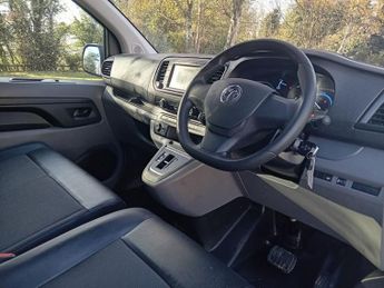 VAUXHALL Vivaro Electric 3100 75kWh Dynamic Panel Van 5dr Electric Auto L2 H1 (136 ps).*7