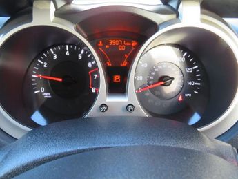 NISSAN JUKE 1.6 Tekna SUV 5dr Petrol CVT Euro 5 (117 ps)