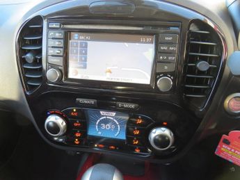 NISSAN JUKE 1.6 Tekna SUV 5dr Petrol CVT Euro 5 (117 ps)