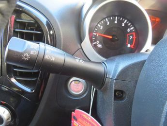 NISSAN JUKE 1.6 Tekna SUV 5dr Petrol CVT Euro 5 (117 ps)