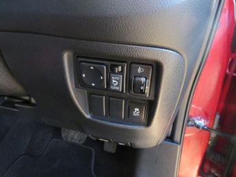 NISSAN JUKE 1.6 Tekna SUV 5dr Petrol CVT Euro 5 (117 ps)