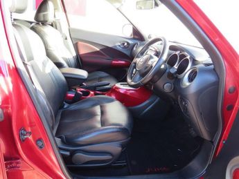 NISSAN JUKE 1.6 Tekna SUV 5dr Petrol CVT Euro 5 (117 ps)
