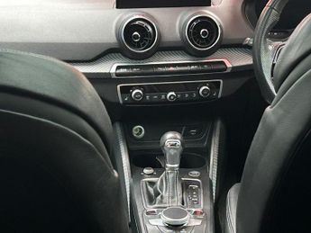 AUDI Q2 1.4 TFSI CoD S line S Tronic SUV (150 ps)