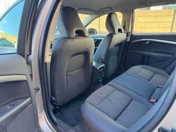 VOLVO V70 2.4 D5 SE Estate 5dr Diesel Manual Euro 4 (185 ps)
