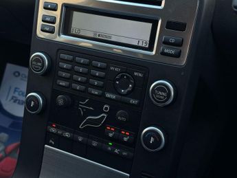 VOLVO V70 2.4 D5 SE Estate 5dr Diesel Manual Euro 4 (185 ps)