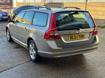 VOLVO V70 2.4 D5 SE Estate 5dr Diesel Manual Euro 4 (185 ps)