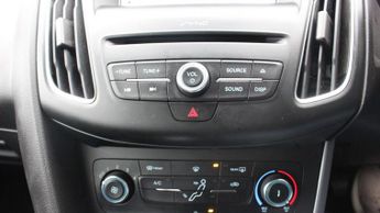 FORD FOCUS 1.0T EcoBoost Zetec Hatchback 5dr Petrol Auto Euro 6 (s/s) (125 
