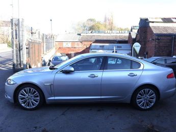 JAGUAR XF 3.0d V6 Portfolio Saloon 4dr Diesel Auto 8 Spd Euro 5 (240 ps)