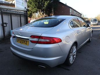 JAGUAR XF 3.0d V6 Portfolio Saloon 4dr Diesel Auto 8 Spd Euro 5 (240 ps)