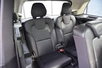 VOLVO XC90 2.0h T8 Twin Engine 9.2kWh Momentum SUV 5dr Petrol Plug-in Hybri