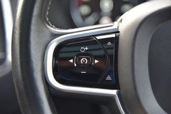 VOLVO XC90 2.0h T8 Twin Engine 9.2kWh Momentum SUV 5dr Petrol Plug-in Hybri