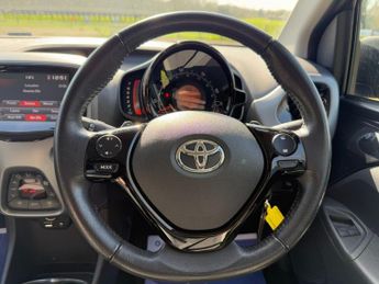 TOYOTA AYGO 1.0 VVT-i x-trend Funroof 5dr Petrol x-shift Euro 6 (71 ps)