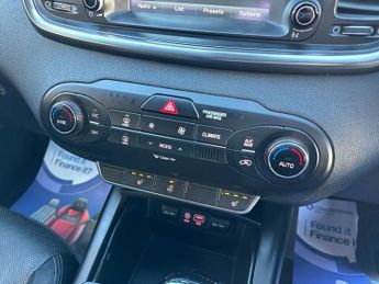 KIA SORENTO 2.2 CRDi KX-2 SUV 5dr Diesel Auto AWD Euro 6 (s/s) (197 bhp)