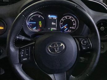 TOYOTA YARIS 1.5 VVT-h Design Hatchback 5dr Petrol Hybrid E-CVT Euro 6 (s/s) 