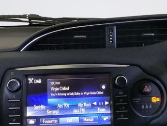 TOYOTA YARIS 1.5 VVT-h Design Hatchback 5dr Petrol Hybrid E-CVT Euro 6 (s/s) 