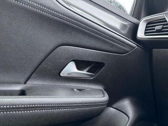 VAUXHALL MOKKA ELECTRIC 50kWh Ultimate SUV 5dr Electric Auto (136 ps)