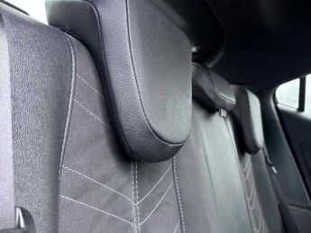 VAUXHALL MOKKA ELECTRIC 50kWh Ultimate SUV 5dr Electric Auto (136 ps)