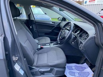 VOLKSWAGEN E-GOLF 35.8kWh e-Golf Hatchback 5dr Electric Auto (136 ps)