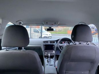 VOLKSWAGEN E-GOLF 35.8kWh e-Golf Hatchback 5dr Electric Auto (136 ps)