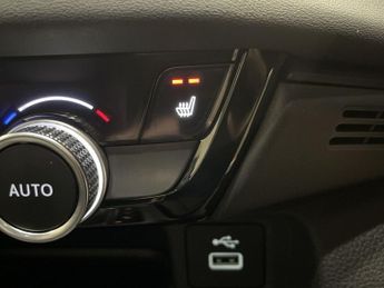 HONDA HR-V 1.5 h i-MMD Elegance SUV 5dr Petrol Hybrid CVT Euro 6 (s/s) (131