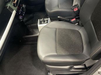 DACIA Spring 65 26.8kWh EXTREME Hatchback 5dr Electric Auto (65 ps)