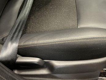 DACIA Spring 65 26.8kWh EXTREME Hatchback 5dr Electric Auto (65 ps)