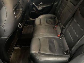 MERCEDES-BENZ CLA 2.0 CLA220d AMG Line (Premium 2) Coupe 4dr Diesel 8G-DCT Euro 6 