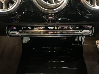 MERCEDES-BENZ CLA 2.0 CLA220d AMG Line (Premium 2) Coupe 4dr Diesel 8G-DCT Euro 6 