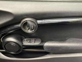 MINI Electric Hatch Cooper SE 32.6kWh Level 3 Hatchback 3dr Electric Auto (184 ps)