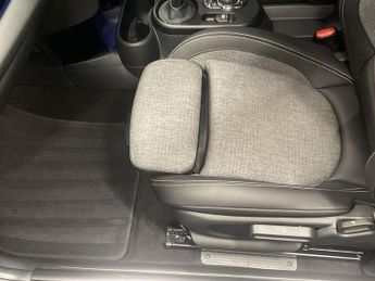 MINI Electric Hatch Cooper SE 32.6kWh Level 2 Hatchback 3dr Electric Auto (184 ps)