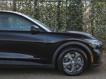 FORD MUSTANG MACH-E Standard Range 70kWh SUV 5dr Electric Automatic (269 ps)