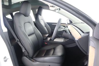 TESLA MODEL Y (Dual Motor) Long Range Auto 4WDE 5dr