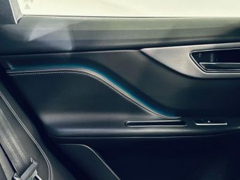 JAGUAR F-PACE 2.0 D180 R-Sport SUV 5dr Diesel Auto AWD Euro 6 (s/s) (180 ps)