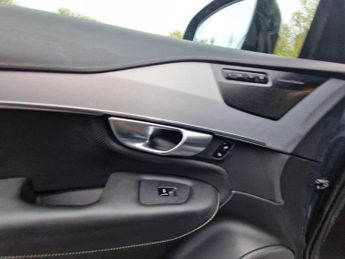 VOLVO XC90 2.0 B5 MHEV Plus SUV 5dr Diesel Hybrid Auto 4WD Euro 6 (s/s) (23