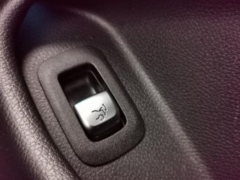 MERCEDES-BENZ C-CLASS 2.1 C220d AMG Line (Premium Plus) Coupe 2dr Diesel G-Tronic+ Eur