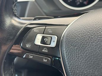 VOLKSWAGEN TIGUAN 1.4 TSI SE Navigation SUV 5dr Petrol DSG 4Motion Euro 6 (s/s) (1