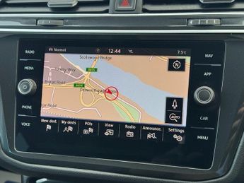 VOLKSWAGEN TIGUAN 1.4 TSI SE Navigation SUV 5dr Petrol DSG 4Motion Euro 6 (s/s) (1