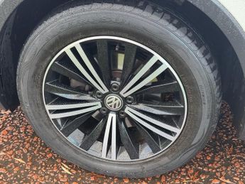 VOLKSWAGEN TIGUAN 1.4 TSI SE Navigation SUV 5dr Petrol DSG 4Motion Euro 6 (s/s) (1