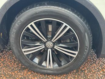 VOLKSWAGEN TIGUAN 1.4 TSI SE Navigation SUV 5dr Petrol DSG 4Motion Euro 6 (s/s) (1