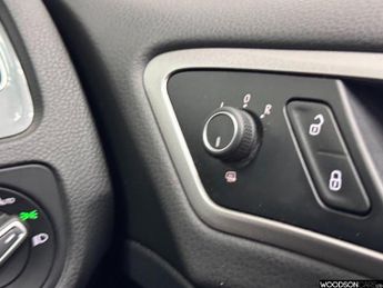 VOLKSWAGEN E-GOLF e-Golf Hatchback 5dr Electric Auto (115 ps)