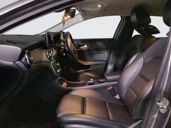 MERCEDES-BENZ 180 2.1 GLA200d Sport SUV 5dr Diesel 7G-DCT Euro 6 (s/s) (136 ps)