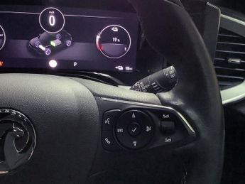 VAUXHALL MOKKA ELECTRIC 50kWh Ultimate SUV 5dr Electric Auto (136 ps)