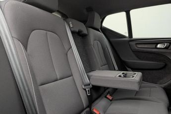 VOLVO XC40 Recharge Twin 78kWh SUV 5dr Electric Auto AWD (408 ps)