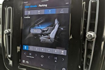 VOLVO XC40 Recharge Twin 78kWh SUV 5dr Electric Auto AWD (408 ps)