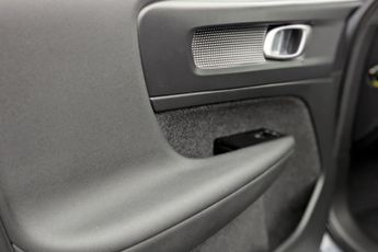 VOLVO XC40 Recharge Twin 78kWh SUV 5dr Electric Auto AWD (408 ps)