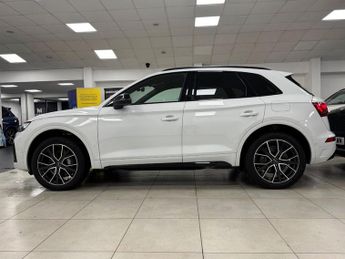 AUDI Q5 2.0 TFSIe 50 Black Edition SUV 5dr Petrol Plug-in Hybrid S Troni