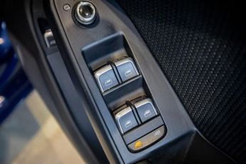 AUDI A4 AVANT 2.0 TDI Black Edition Estate 5dr Diesel Multitronic Euro 5 (s/s)