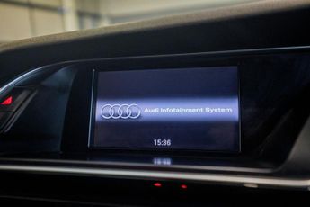 AUDI A4 AVANT 2.0 TDI Black Edition Estate 5dr Diesel Multitronic Euro 5 (s/s)